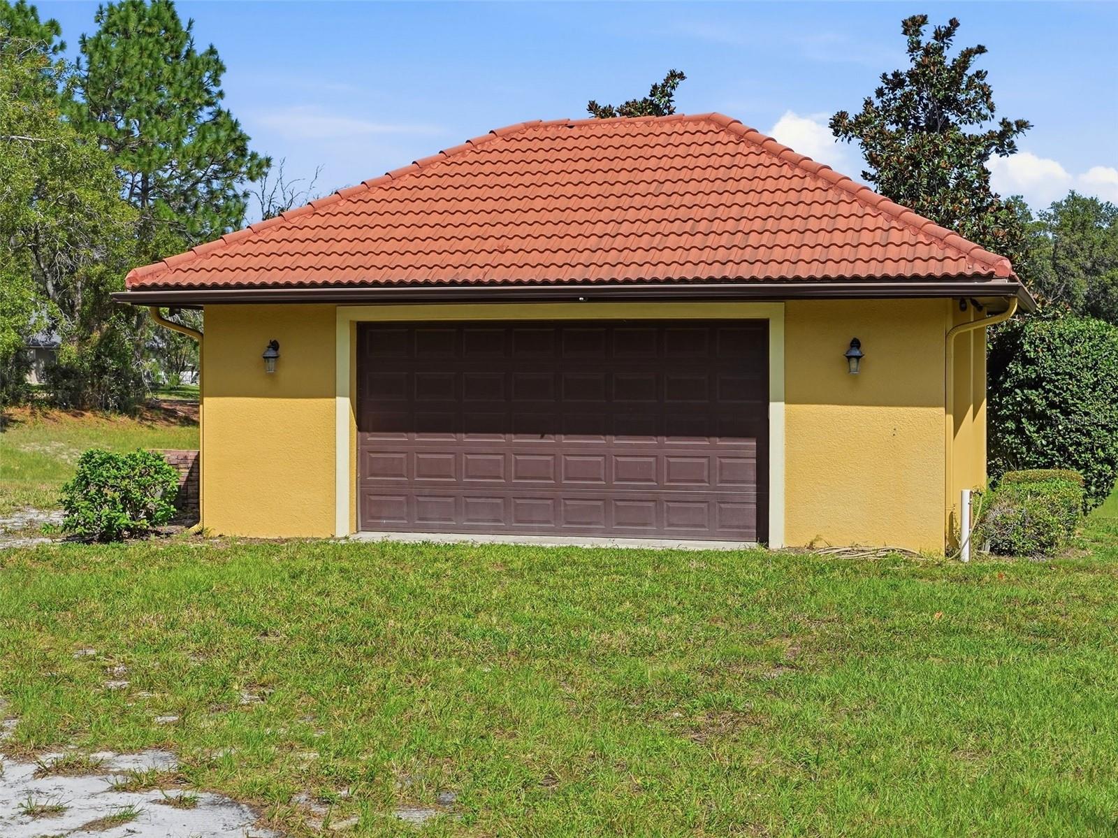 Detached 328x20 garage for extra storage!