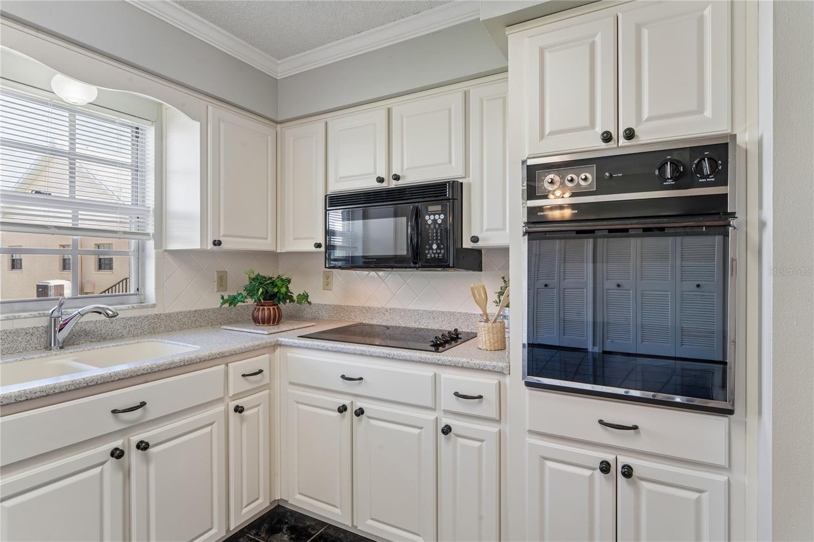 6707 HICKORYWOOD LANE, #3B, New Port Richey, FL 34653
