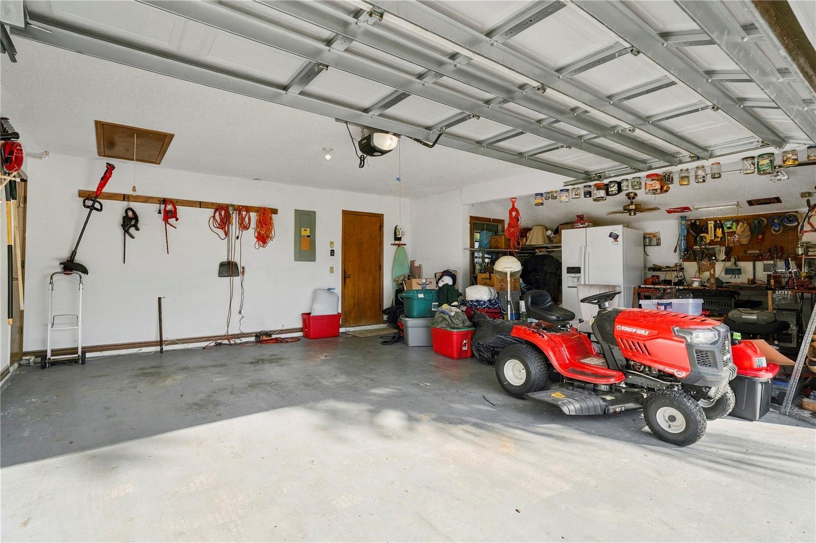 8382 PINEWOOD AVENUE, Brooksville, FL 34613