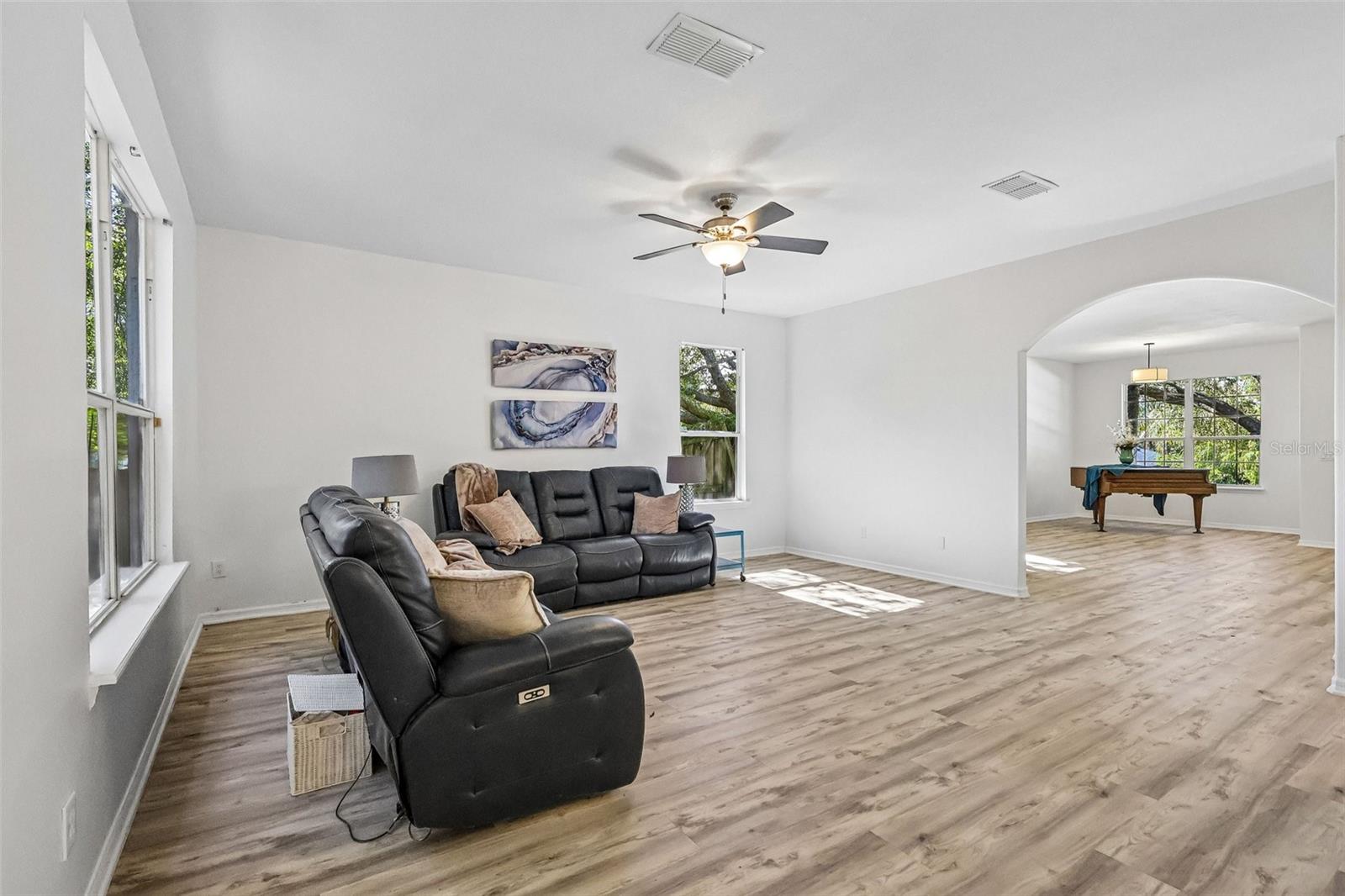1305 WINDY BLUFF DRIVE, Minneola, FL 34715