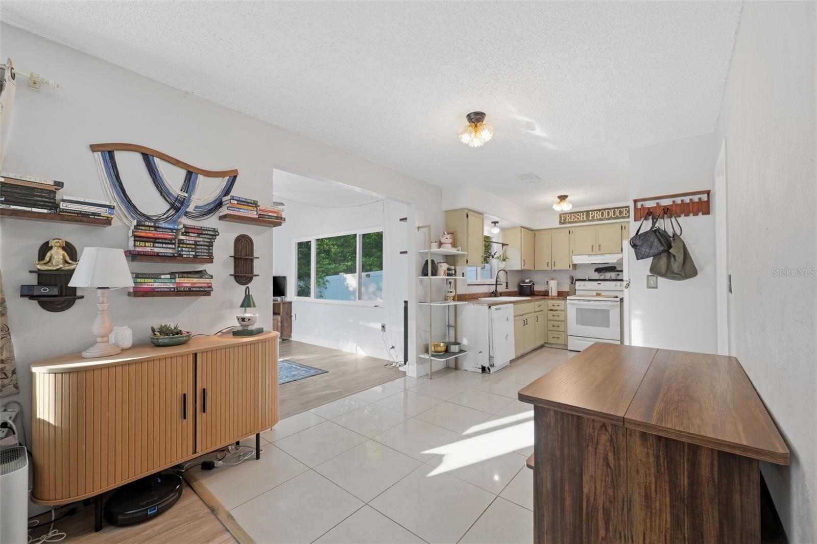 Dining/Kitchen