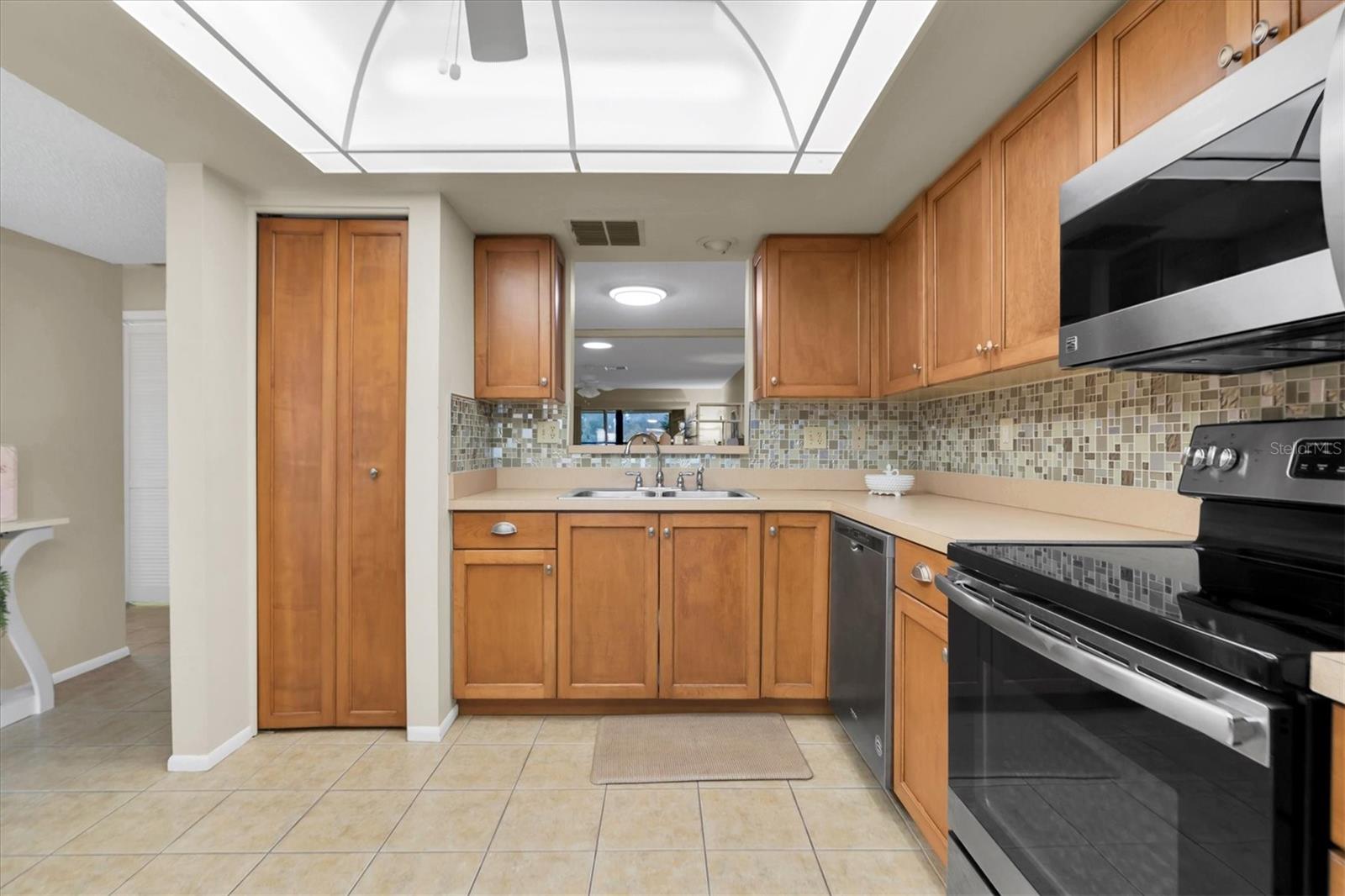 11311 DOLLAR LAKE DRIVE, #6, Port Richey, FL 34668