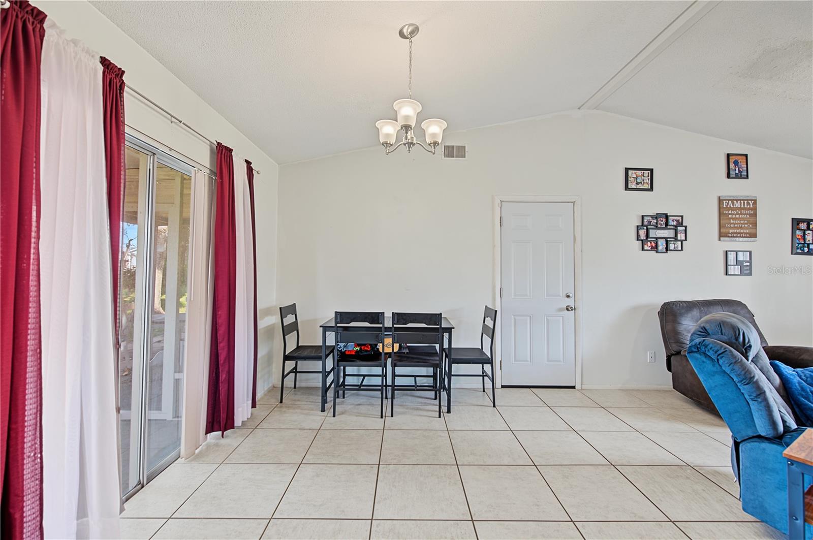 Dining/ living room