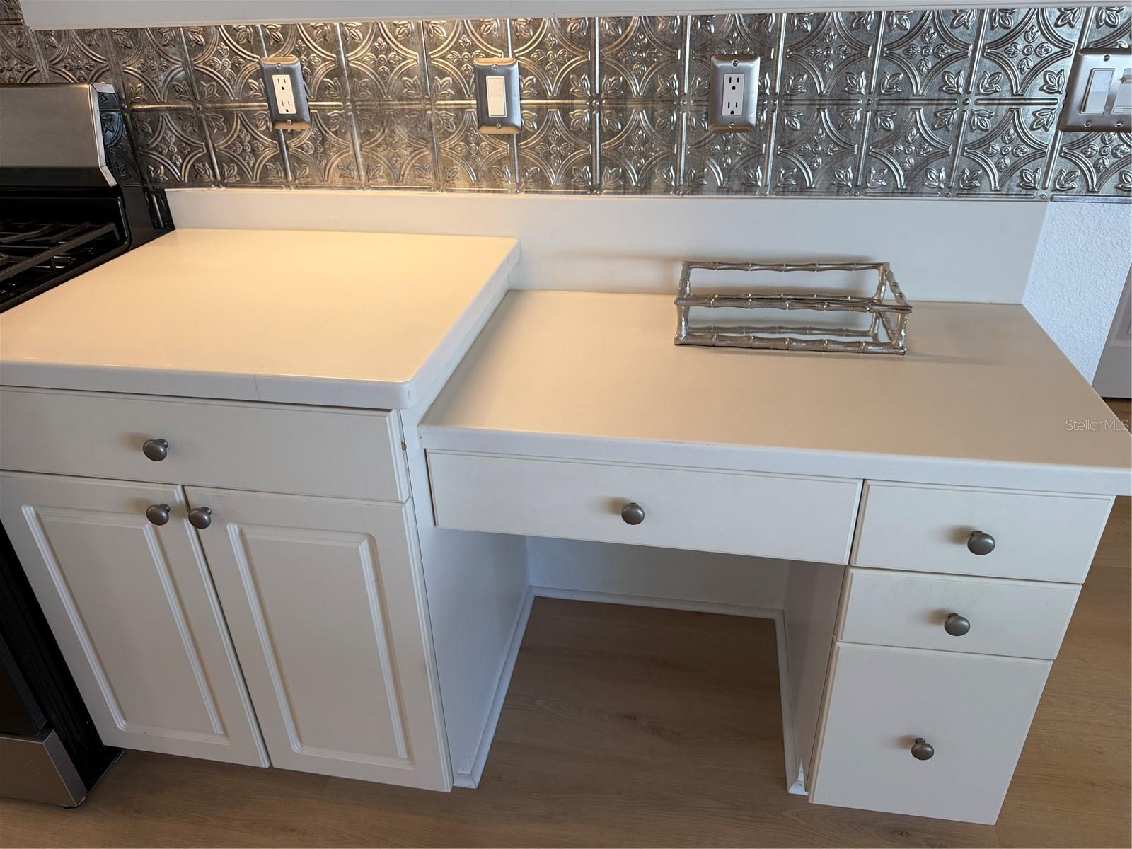 Built in desk in kitchen