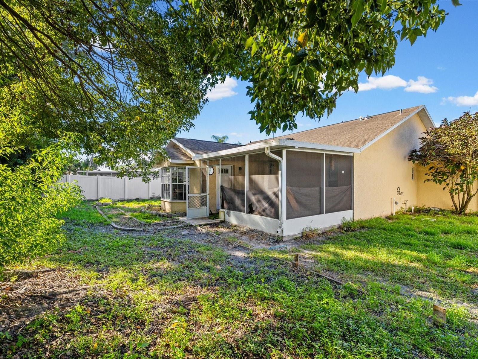 8350 ROYAL HART DRIVE, New Port Richey, FL 34653