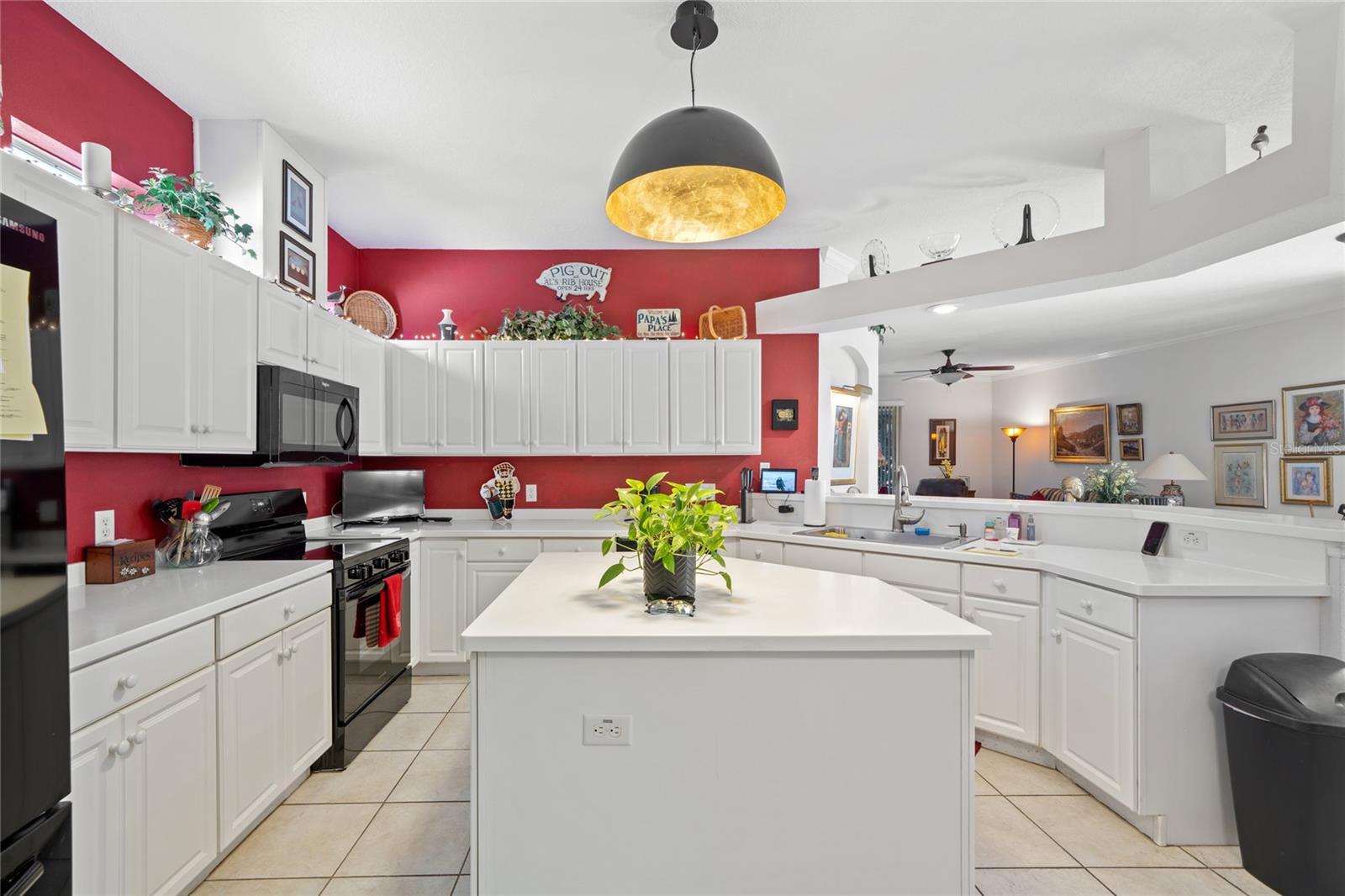 KITCHEN WITH ISLAND