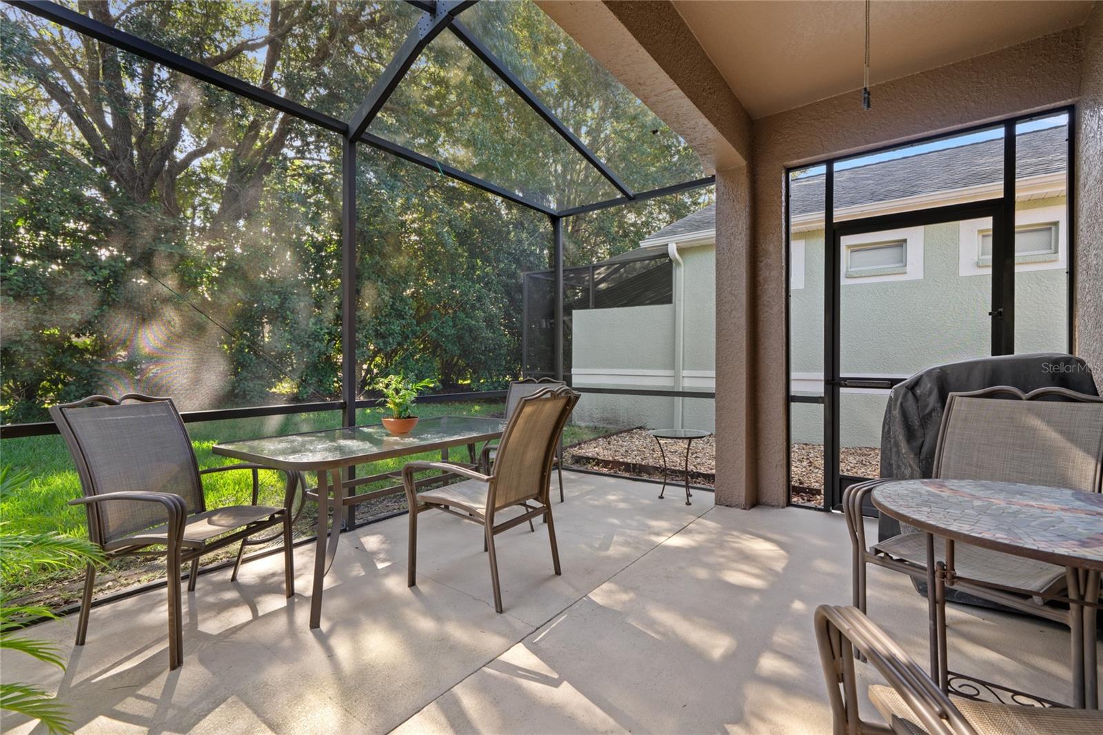 SCREENED LANAI