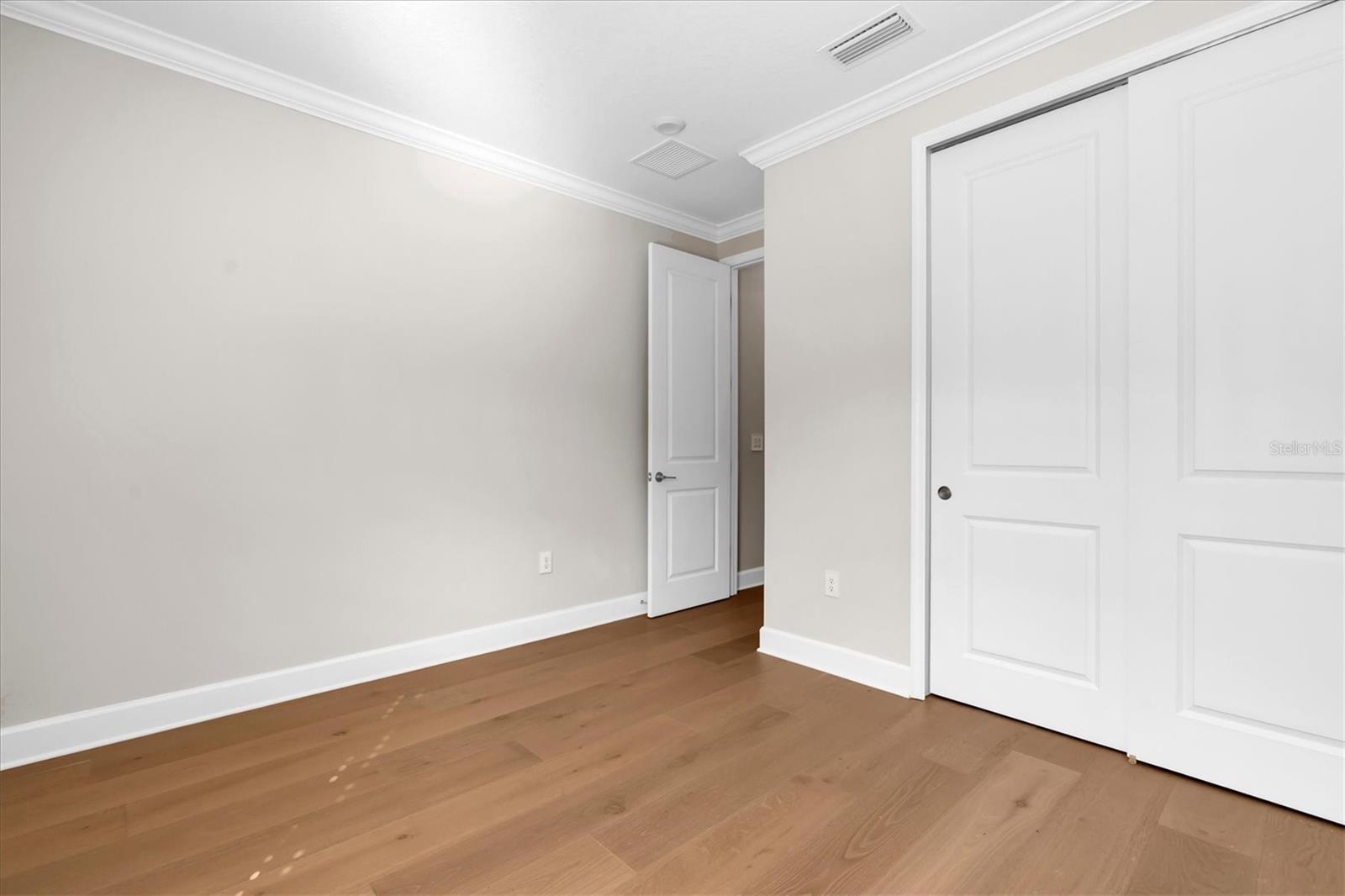 Spacious Bedroom with closet