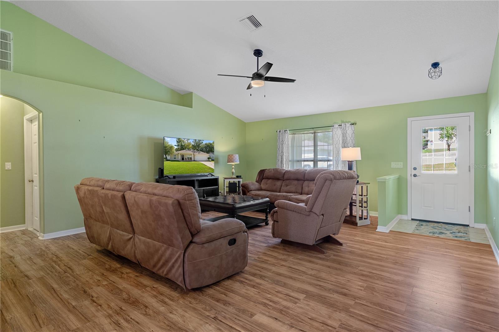 513 OAKHILL COURT, Brooksville, FL 34601