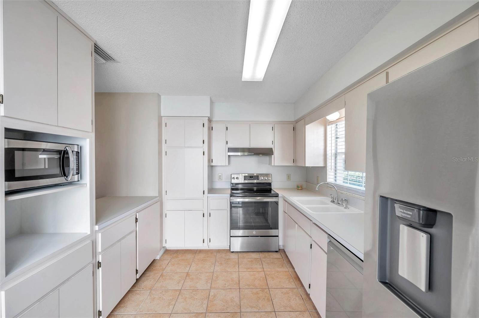 6632 HICKORYWOOD LN, #4B, New Port Richey, FL 34653