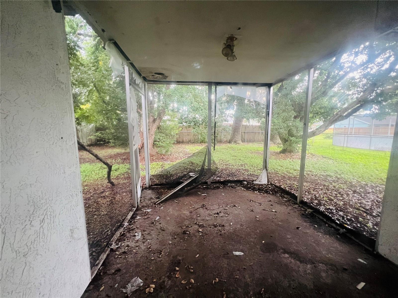 SCREENED IN LANAI