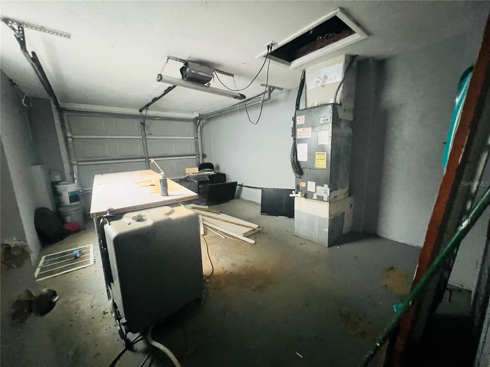 GARAGE
