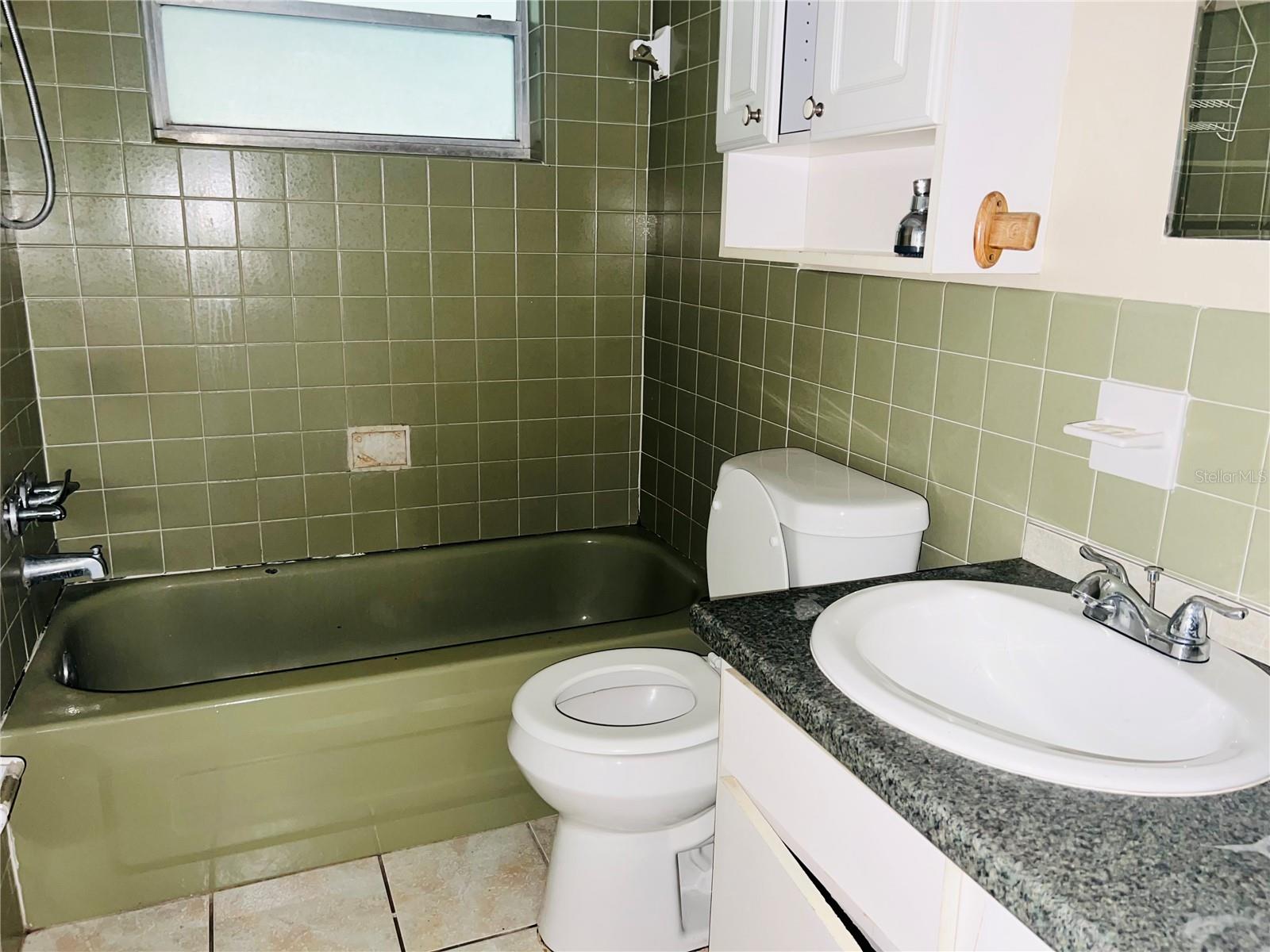 BATHROOM 2
