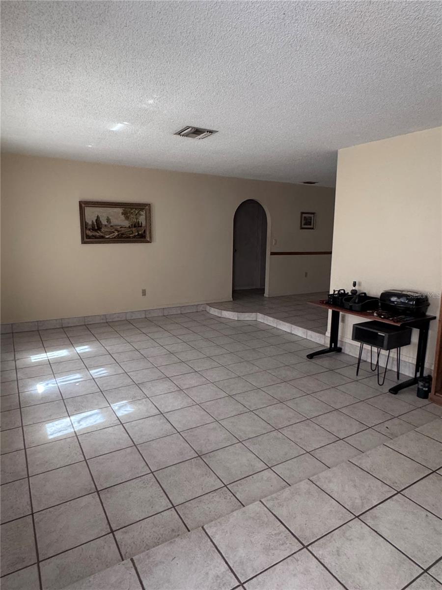 209 LEAFWOOD ROAD, Tarpon Springs, FL 34689