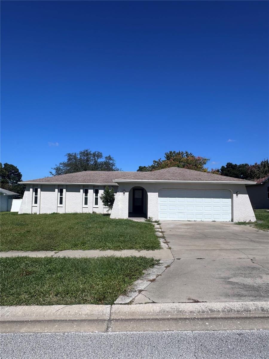 209 LEAFWOOD ROAD, Tarpon Springs, FL 34689