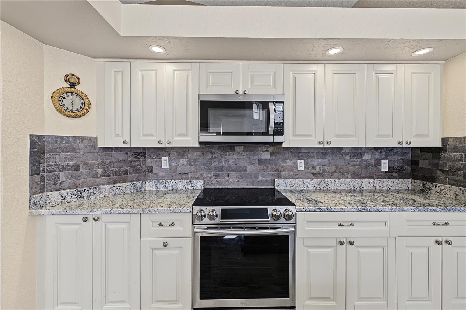 9475 MISSISSIPPI RUN, Weeki Wachee, FL 34613