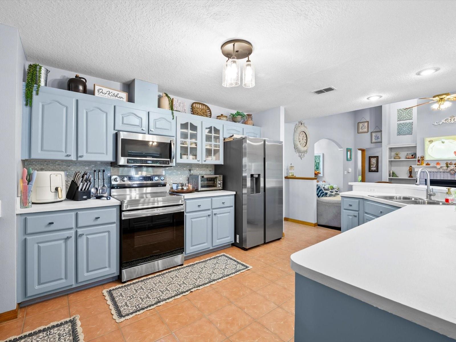 9073 MADRID ROAD, Weeki Wachee, FL 34613