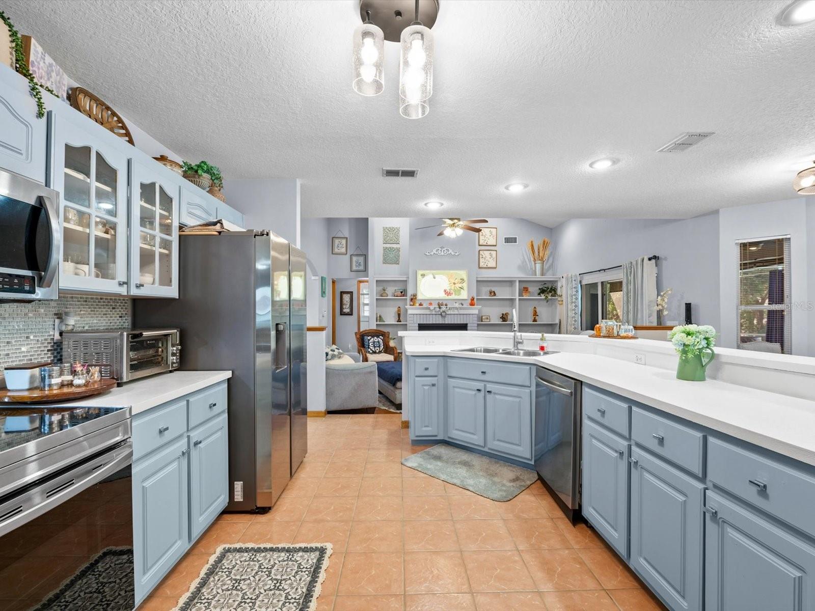 9073 MADRID ROAD, Weeki Wachee, FL 34613
