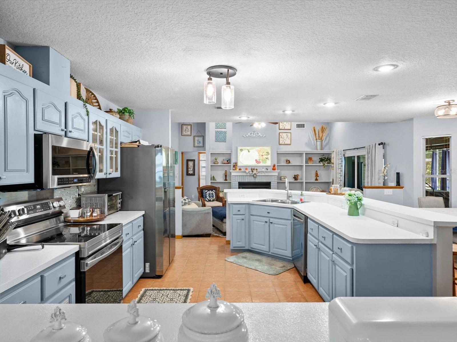 9073 MADRID ROAD, Weeki Wachee, FL 34613