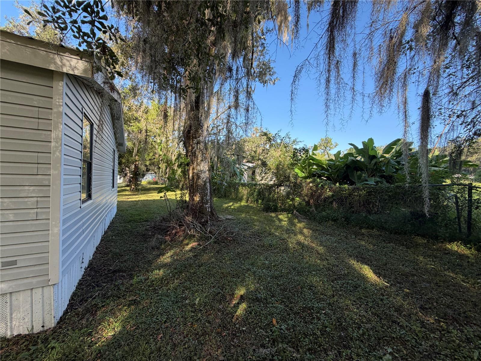 9038 PARRISH AVENUE, Brooksville, FL 34601
