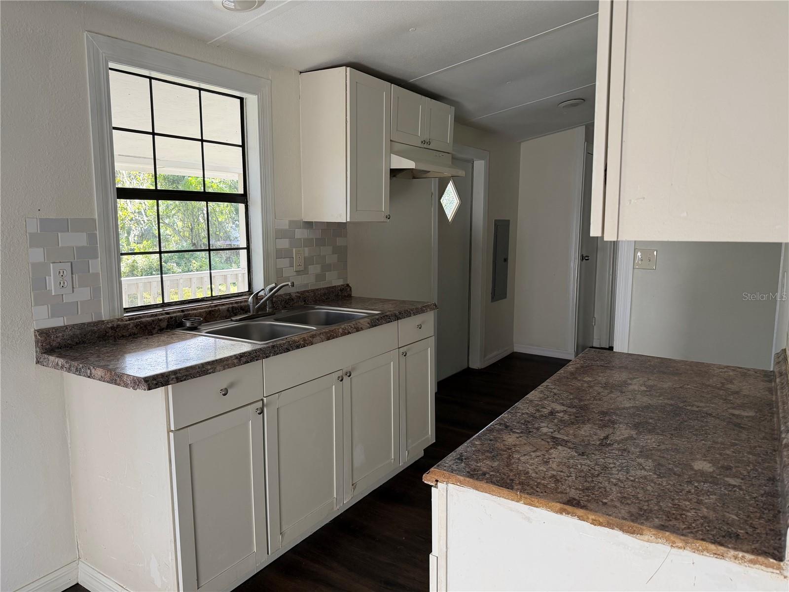 9038 PARRISH AVENUE, Brooksville, FL 34601