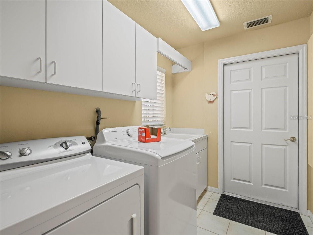 9216 TARLETON CIRCLE, Weeki Wachee, FL 34613
