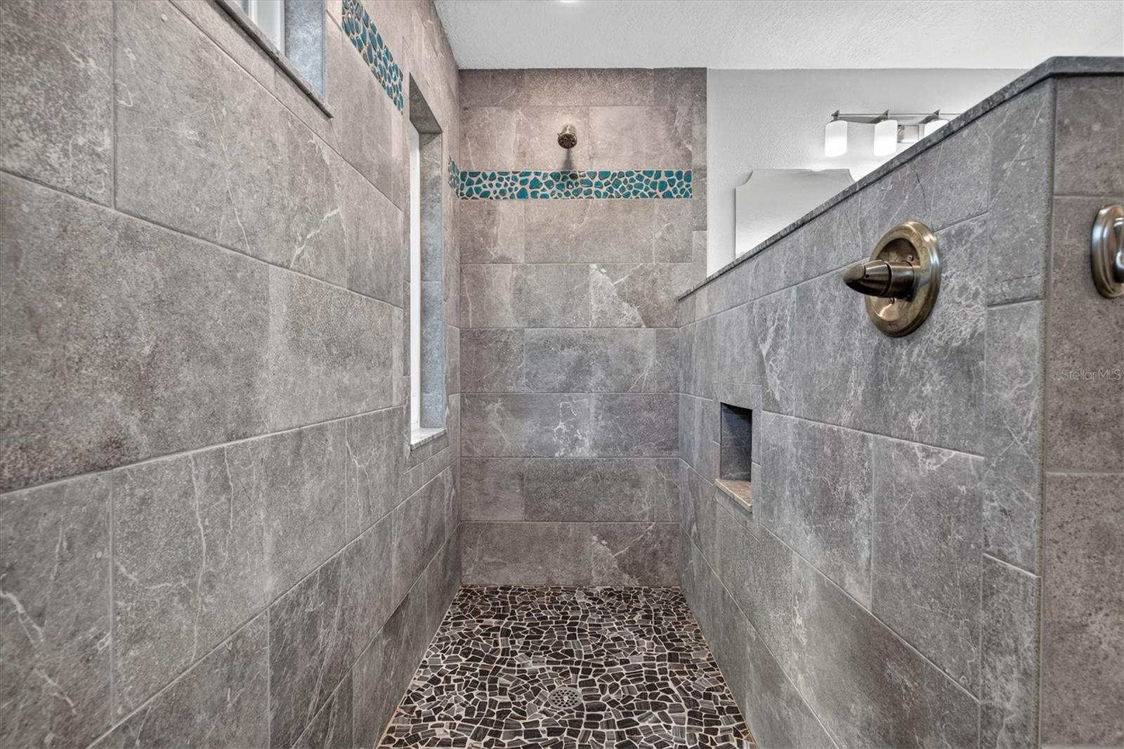 En Suite Bath Walk-In Shower