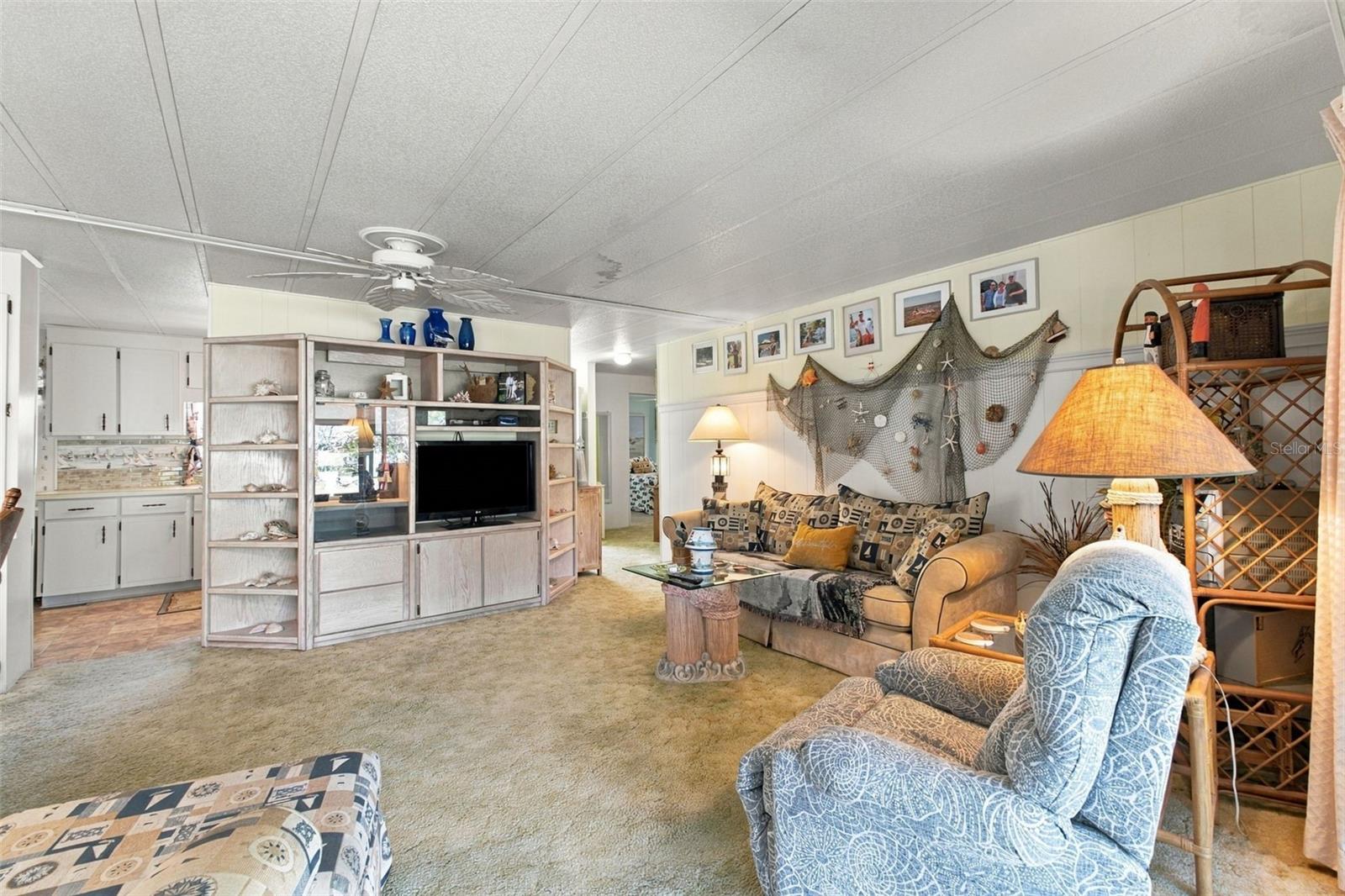 6439 THERESA AVENUE, Weeki Wachee, FL 34607