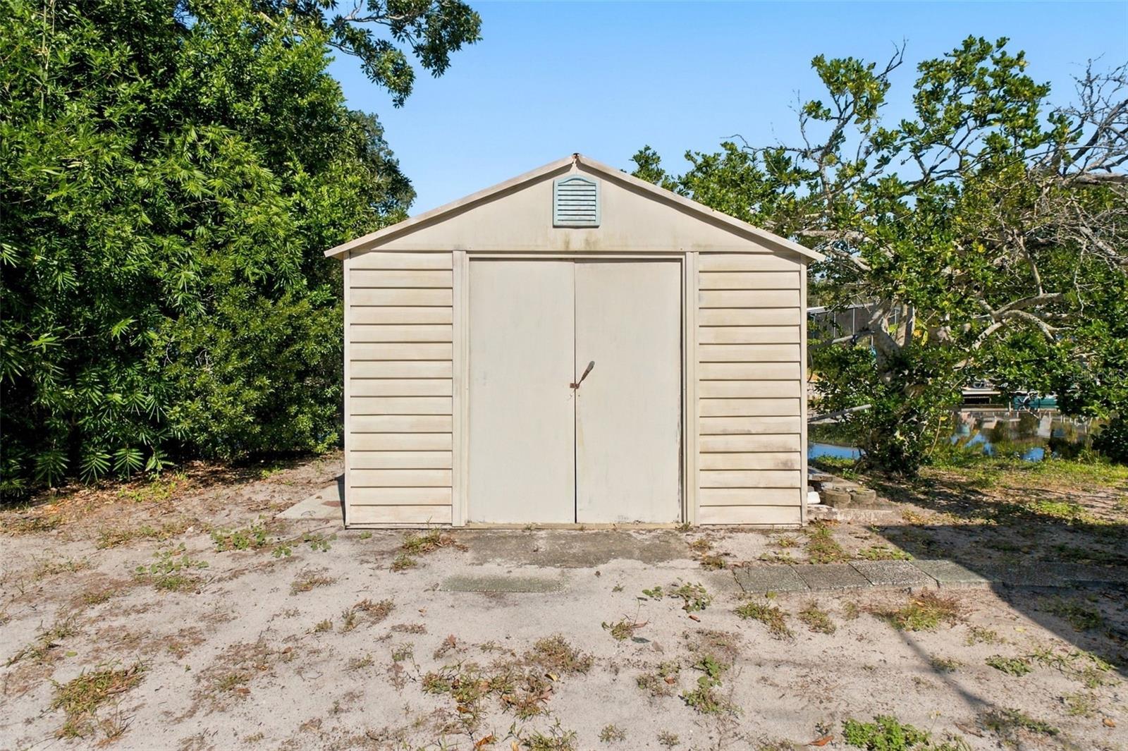 6439 THERESA AVENUE, Weeki Wachee, FL 34607