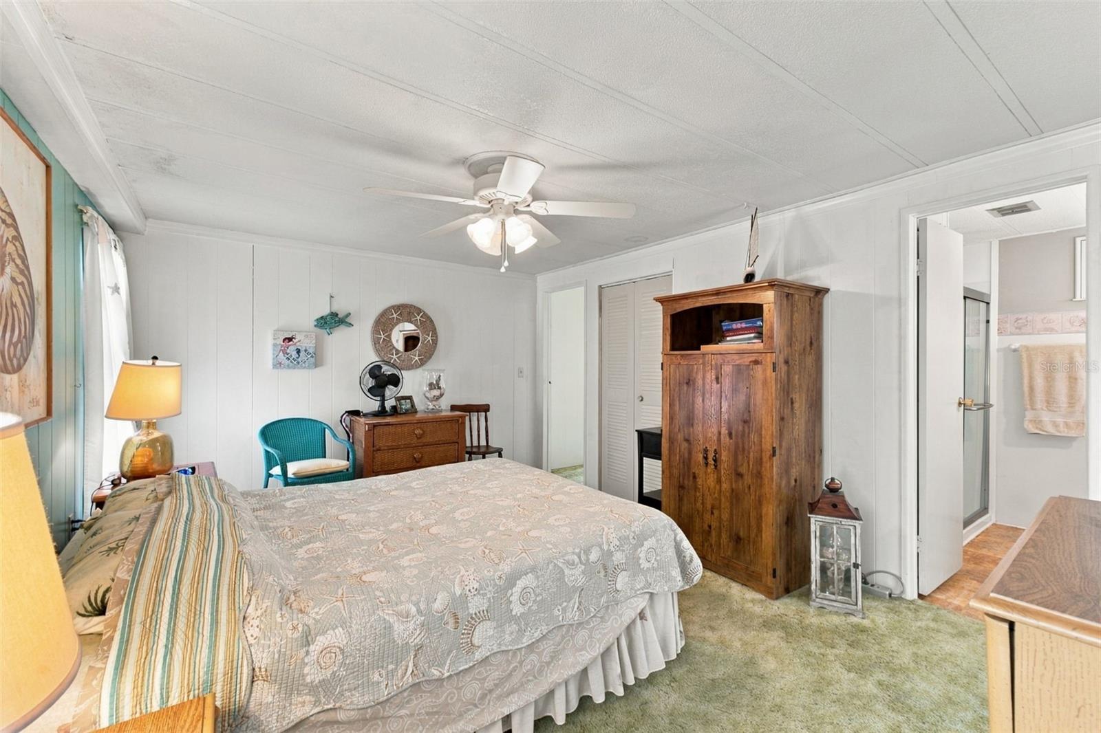 6439 THERESA AVENUE, Weeki Wachee, FL 34607