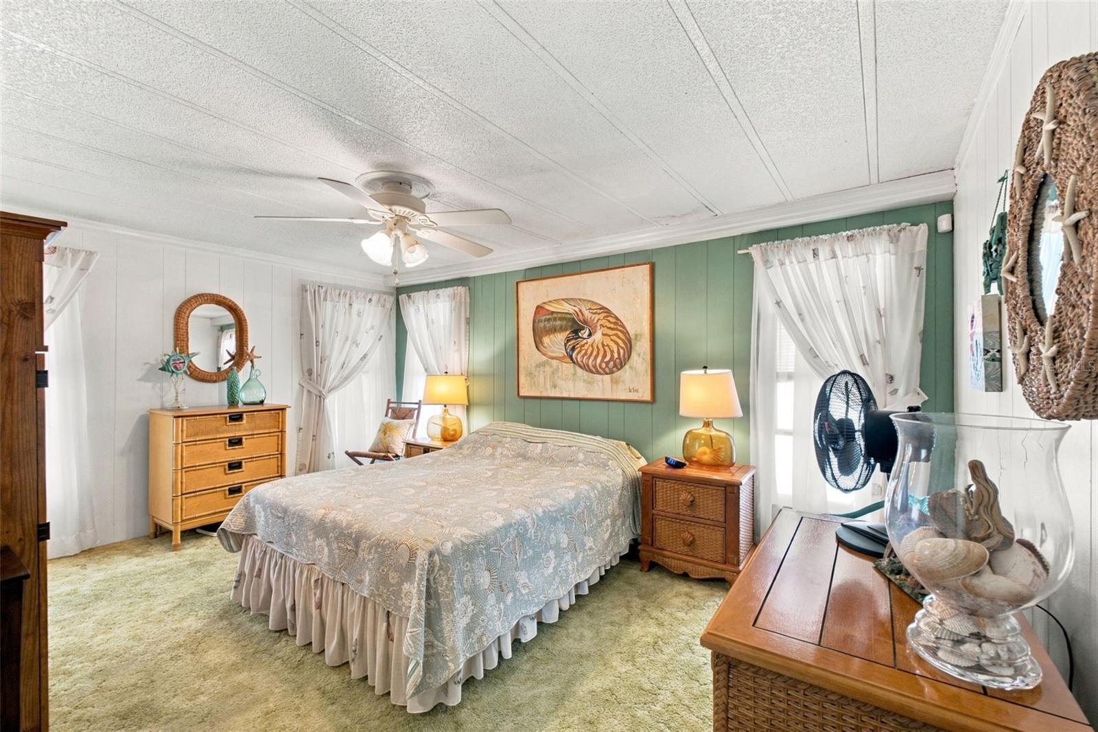 6439 THERESA AVENUE, Weeki Wachee, FL 34607