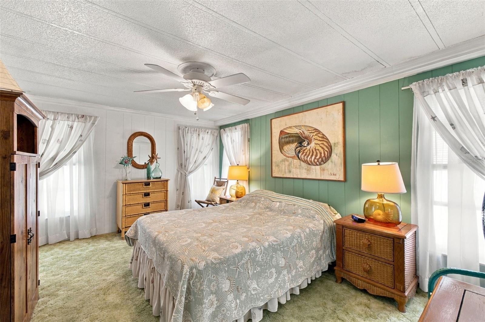 6439 THERESA AVENUE, Weeki Wachee, FL 34607