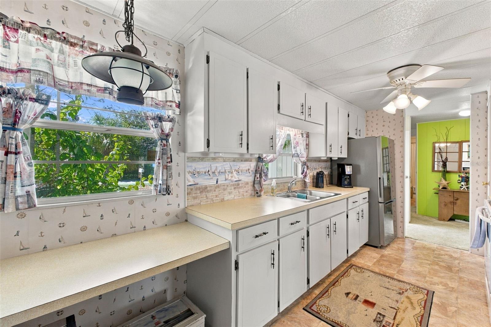 6439 THERESA AVENUE, Weeki Wachee, FL 34607