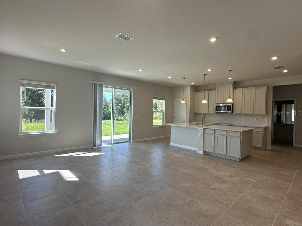 647 HIGHFALLS AVENUE, Debary, FL 32713