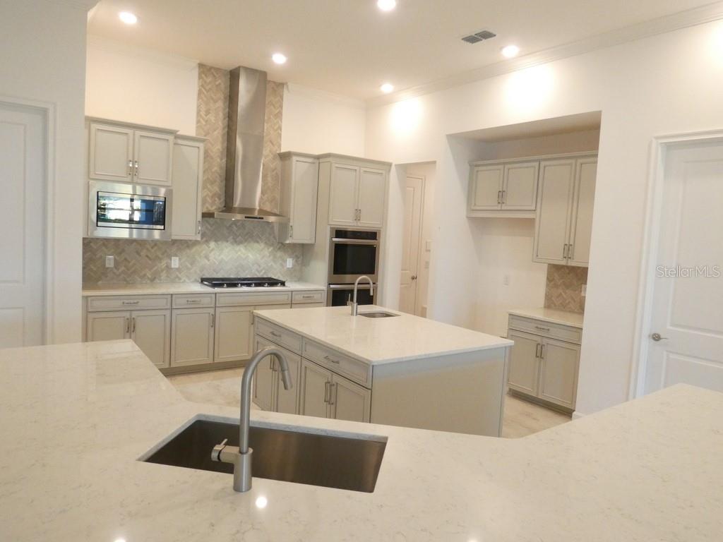 958 SIGNET DRIVE, Apollo Beach, FL 33572