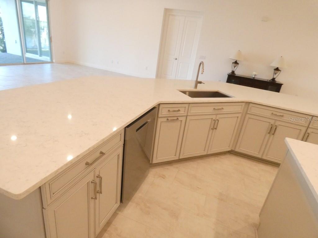 958 SIGNET DRIVE, Apollo Beach, FL 33572