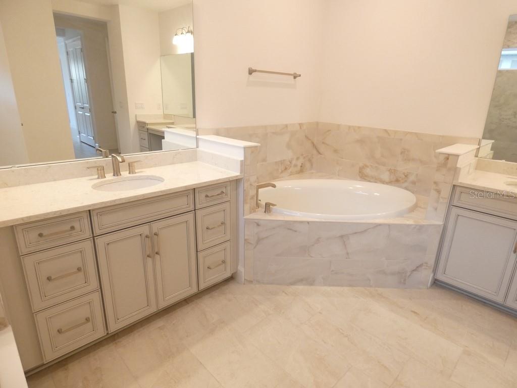 958 SIGNET DRIVE, Apollo Beach, FL 33572