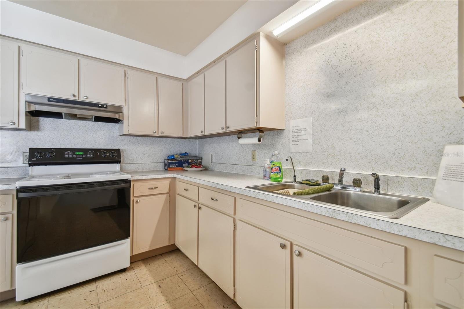 7079 LAFAYETTE N, Pinellas Park, FL 33781