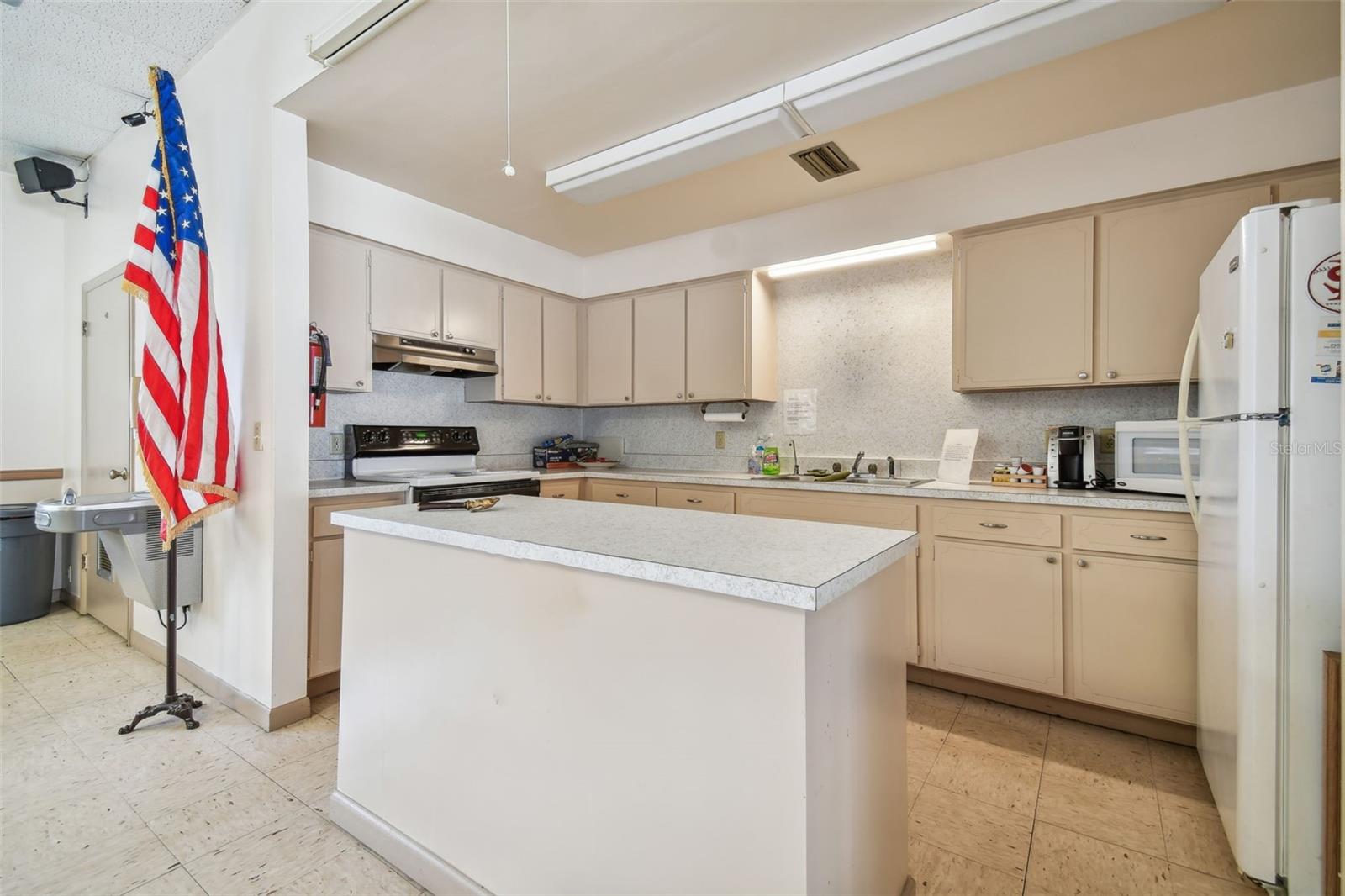 7079 LAFAYETTE N, Pinellas Park, FL 33781