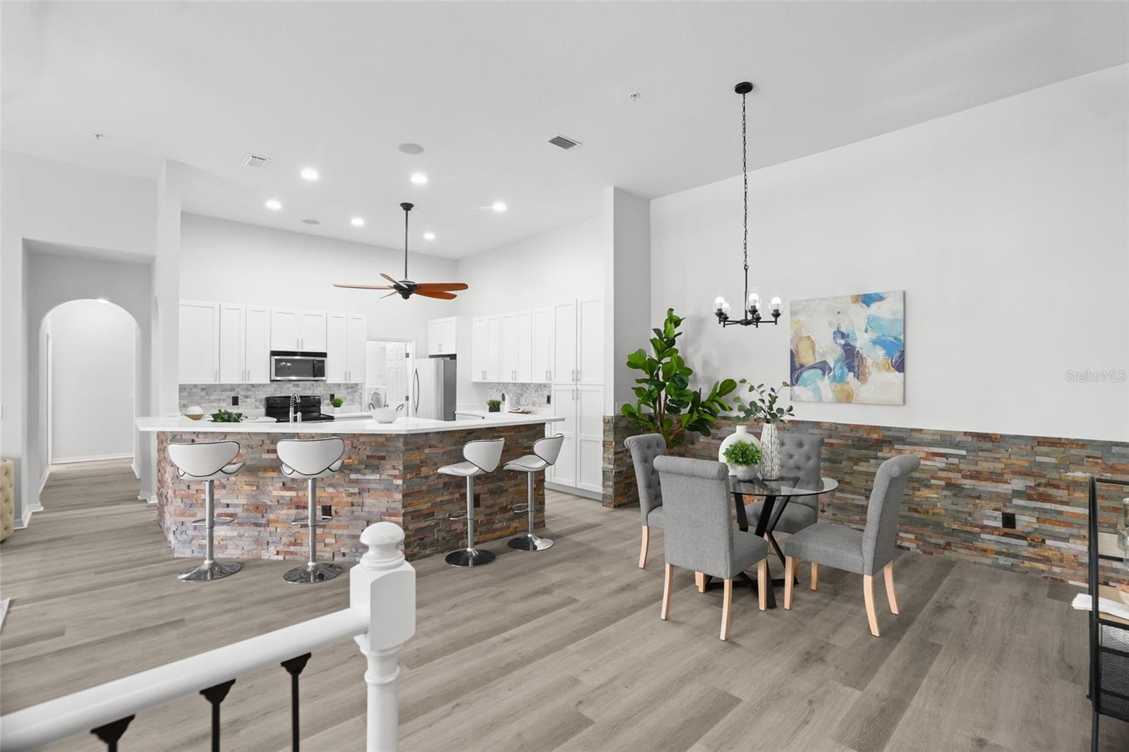21019 SUNPOINT WAY, #201, Lutz, FL 33558