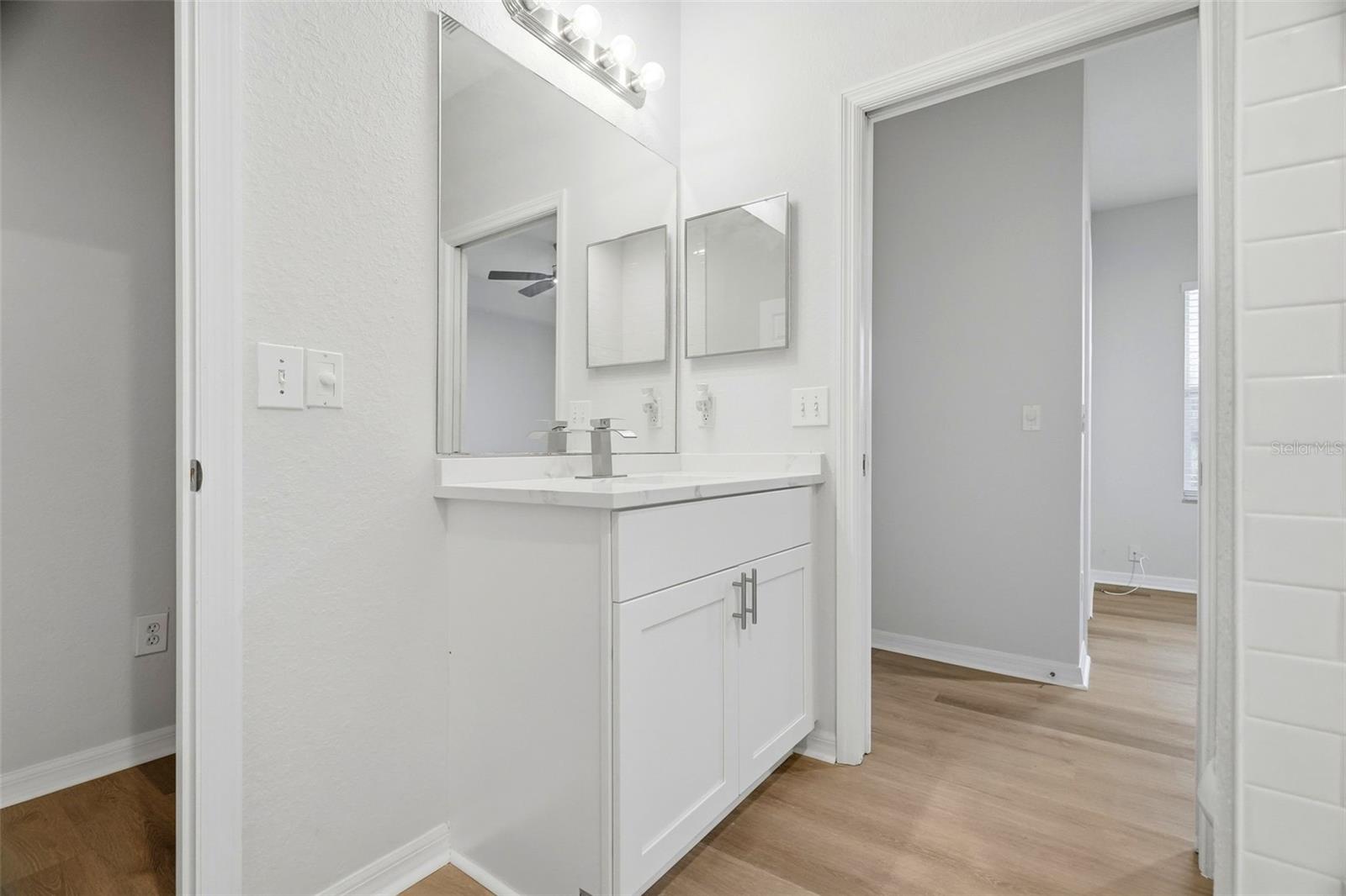 21019 SUNPOINT WAY, #201, Lutz, FL 33558