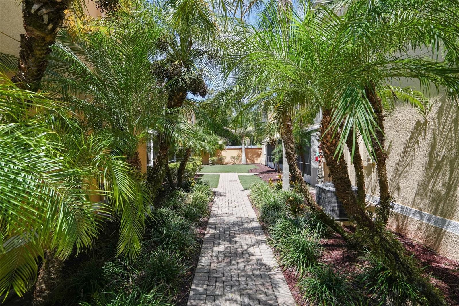 21019 SUNPOINT WAY, #201, Lutz, FL 33558