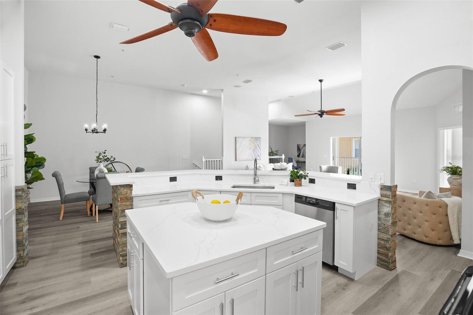21019 SUNPOINT WAY, #201, Lutz, FL 33558