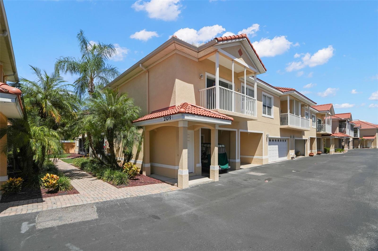 21019 SUNPOINT WAY, #201, Lutz, FL 33558