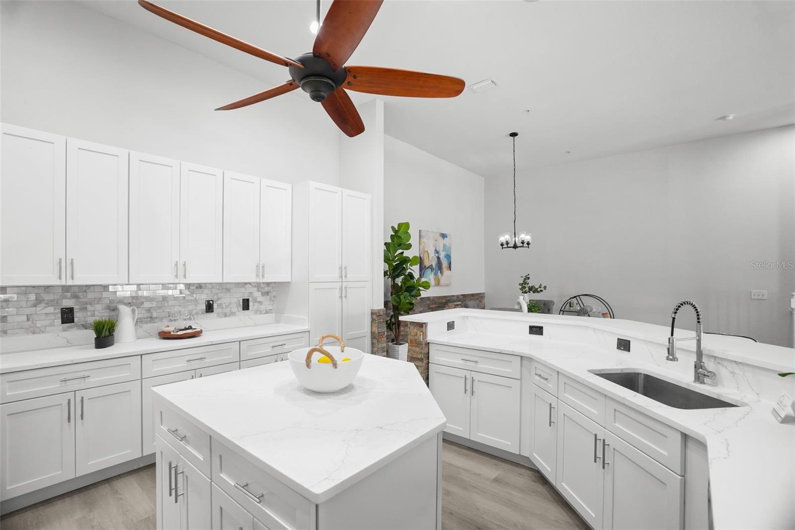 21019 SUNPOINT WAY, #201, Lutz, FL 33558