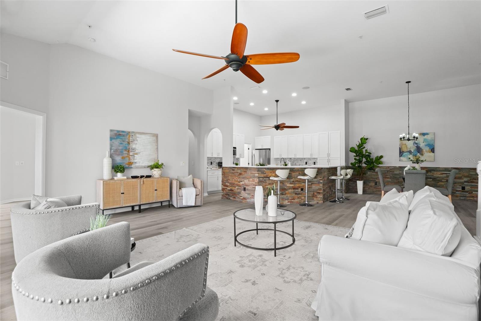 21019 SUNPOINT WAY, #201, Lutz, FL 33558