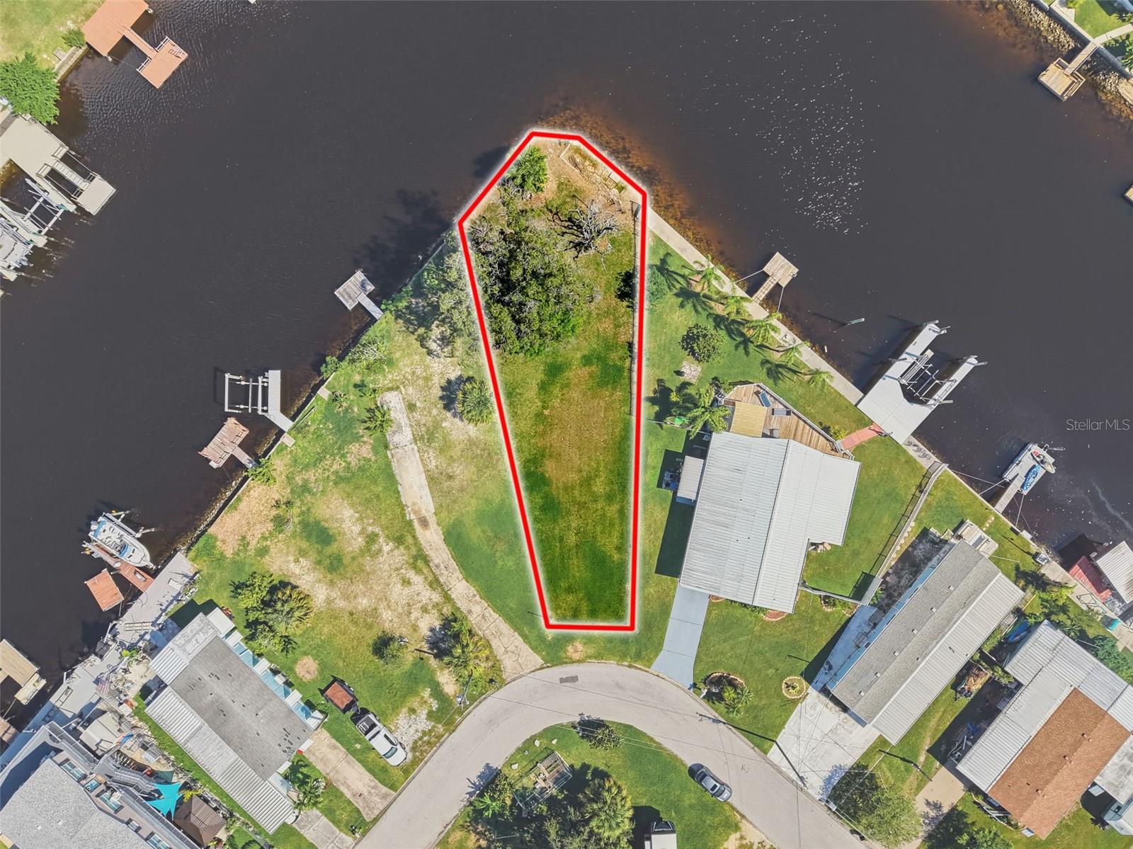 A HOMESITE FULL OF POSSIBILITIES!