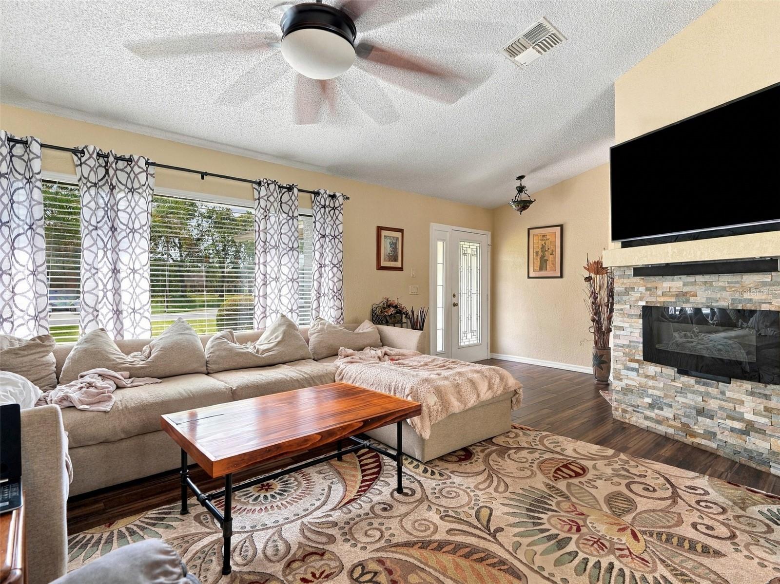 13325 BARLINGTON STREET, Spring Hill, FL 34609 13325 BARLINGTON STREET, Spring Hill, FL 34609