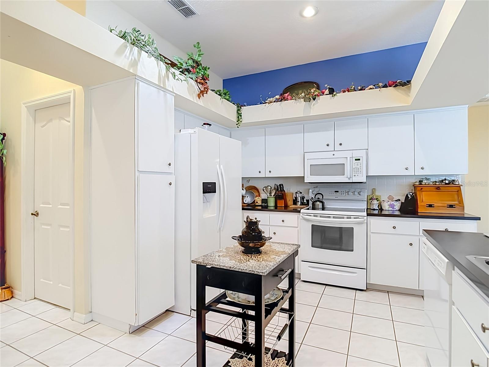10033 FOUNTAIN COURT, New Port Richey, FL 34654