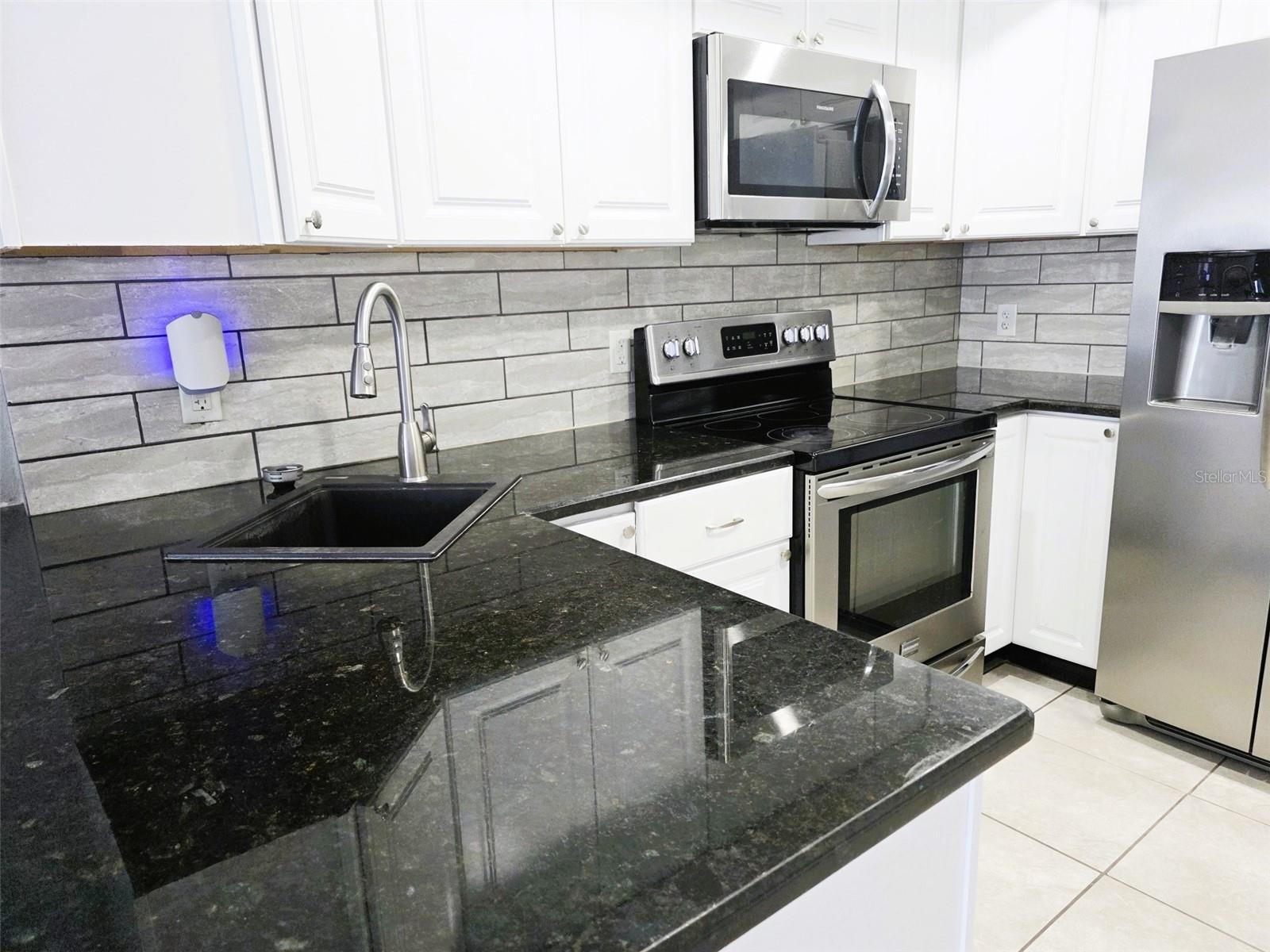 1735 CUPECOY CIRCLE, #L-1, Lutz, FL 33558